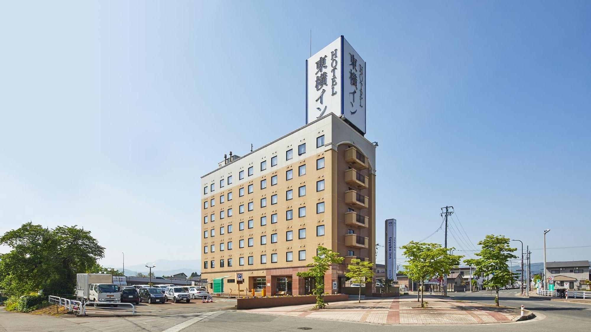 Toyoko Inn Yonezawa Ekimae Exterior foto